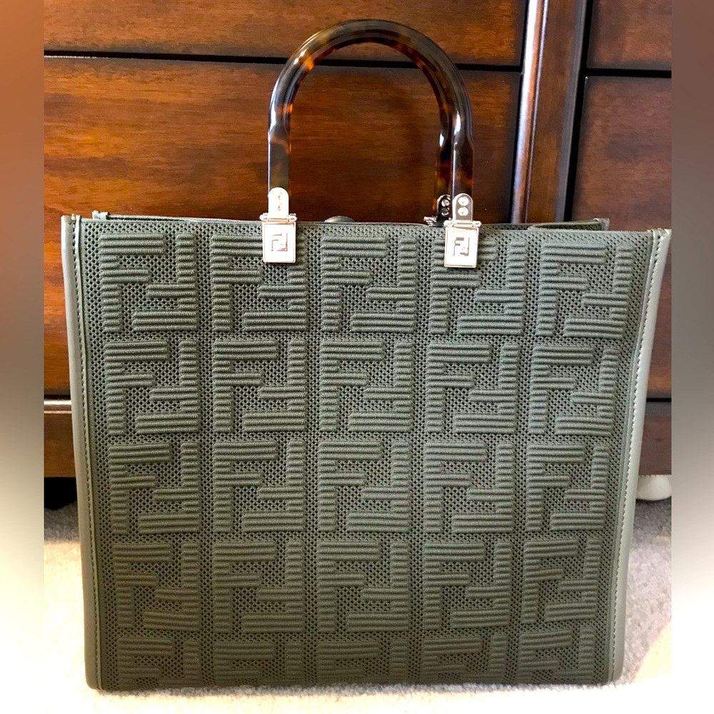 ❌SOLD❌ Fendi Sunshine tote
